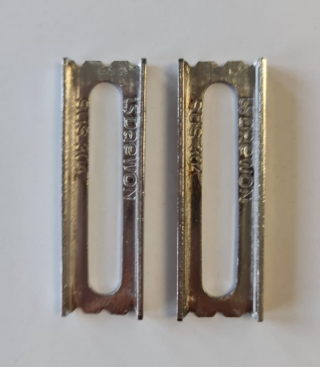 1 paar Befestigungsschienen schmal für die Metallschrauben